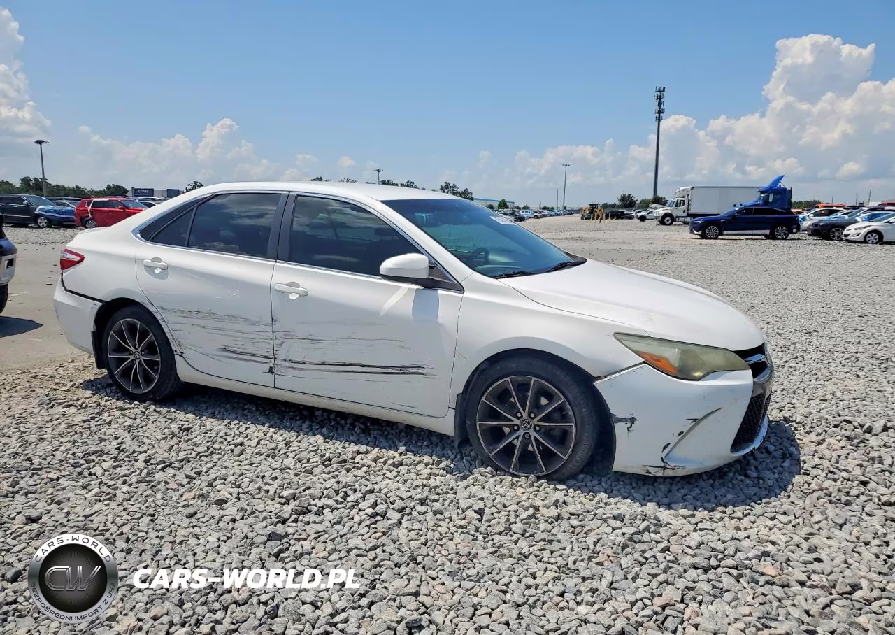 2015 Toyota Camry Xse VIN:4T1BF1FK1FU048576 - 4