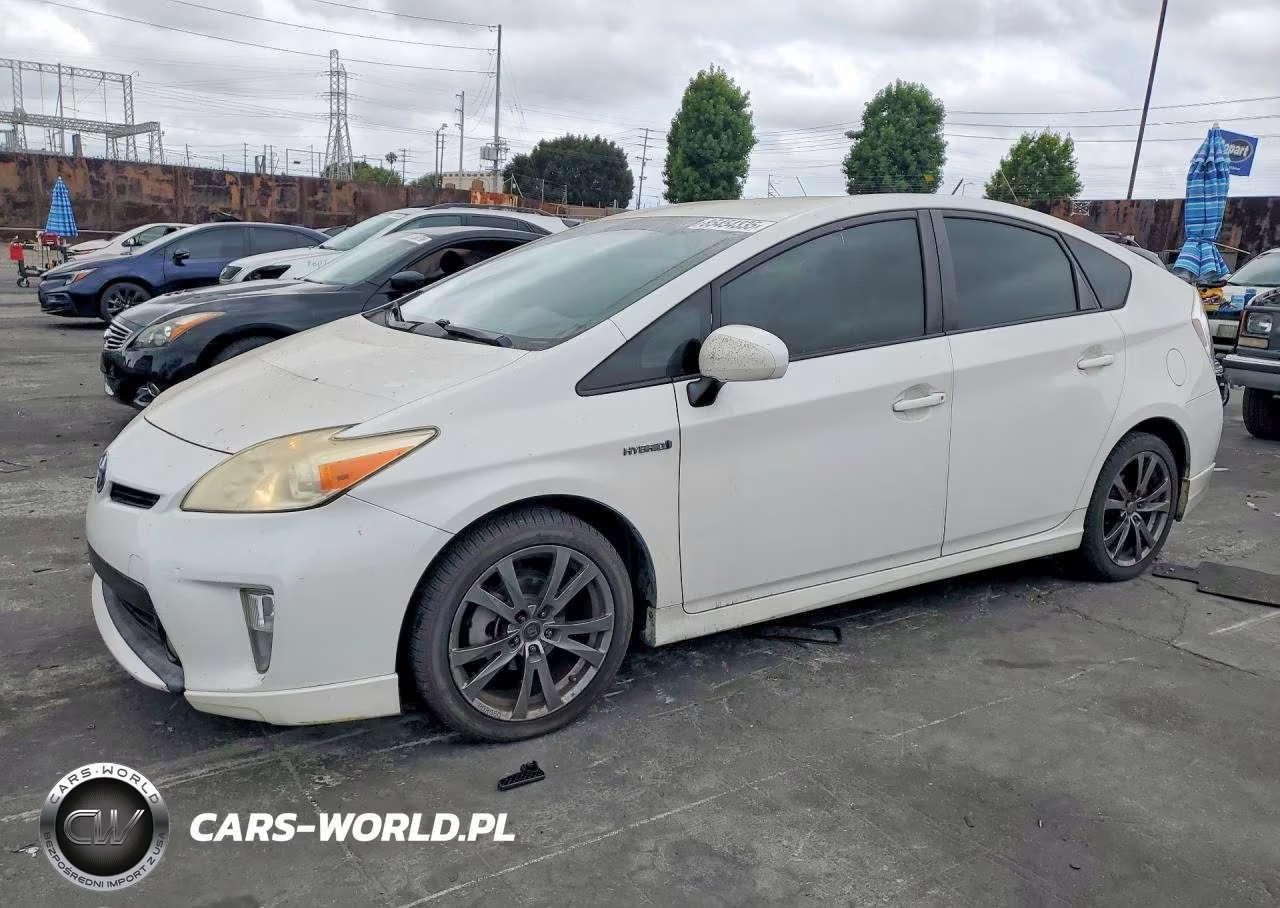 2013 Toyota Prius Two – zdjęcie 1 z 12