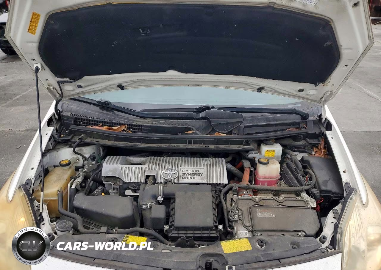 2013 Toyota Prius Two VIN:JTDKN3DU5D5606282 - 11