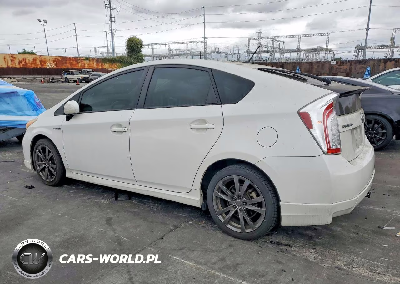 2013 Toyota Prius Two VIN:JTDKN3DU5D5606282 - 2
