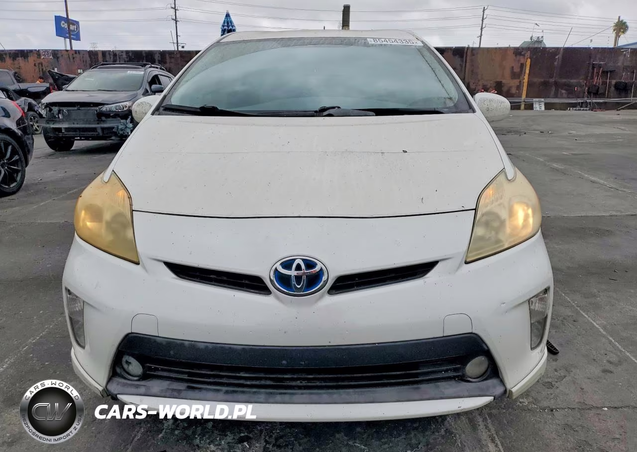 2013 Toyota Prius Two VIN:JTDKN3DU5D5606282 - 5