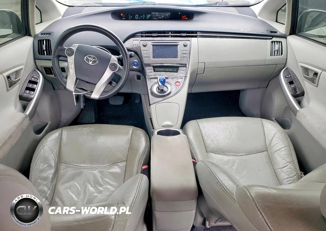 2013 Toyota Prius Two VIN:JTDKN3DU5D5606282 - 8