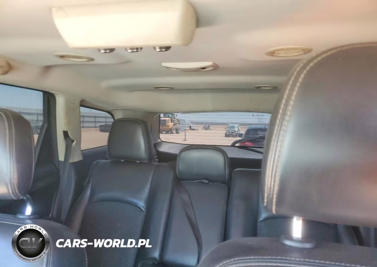 2018 Dodge Journey Crossroad VIN:3C4PDCGG7JT495633 - 10