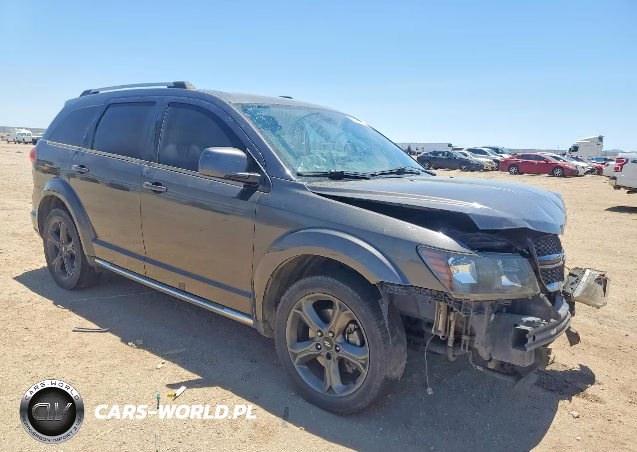 2018 Dodge Journey Crossroad VIN:3C4PDCGG7JT495633 - 4