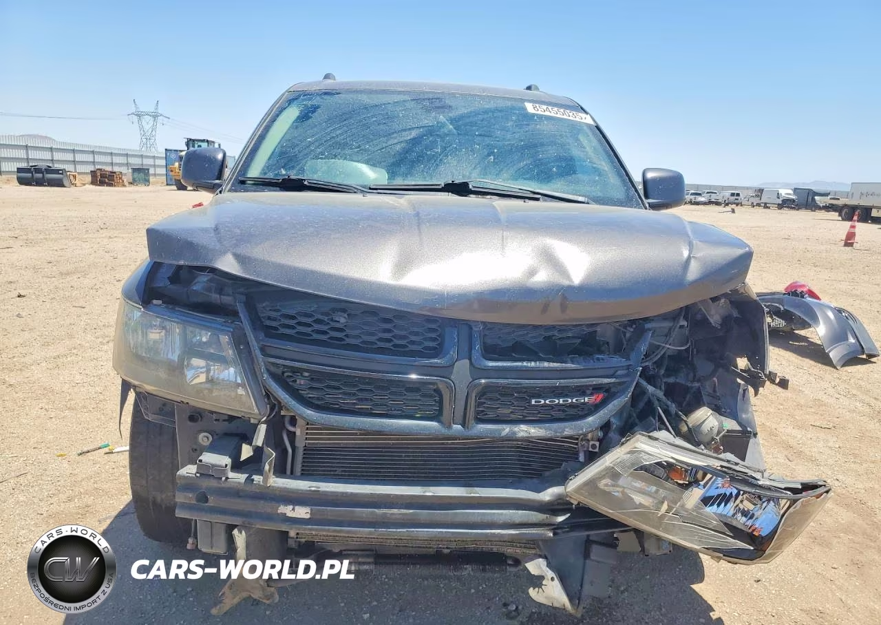 2018 Dodge Journey Crossroad VIN:3C4PDCGG7JT495633 - 5