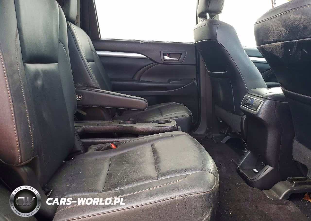 2019 Toyota Highlander Xle VIN:5TDKZRFH5KS333844 - 10