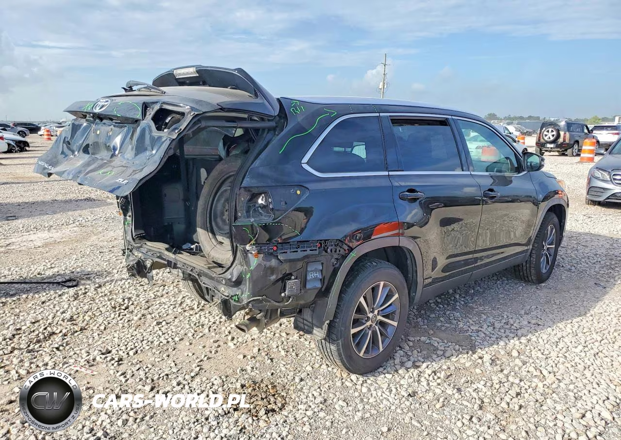 2019 Toyota Highlander Xle VIN:5TDKZRFH5KS333844 - 3