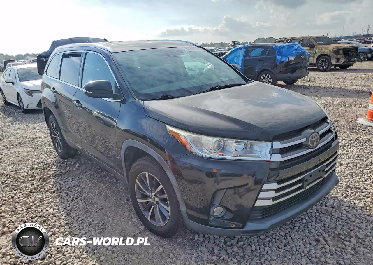 2019 Toyota Highlander Xle VIN:5TDKZRFH5KS333844 - 4