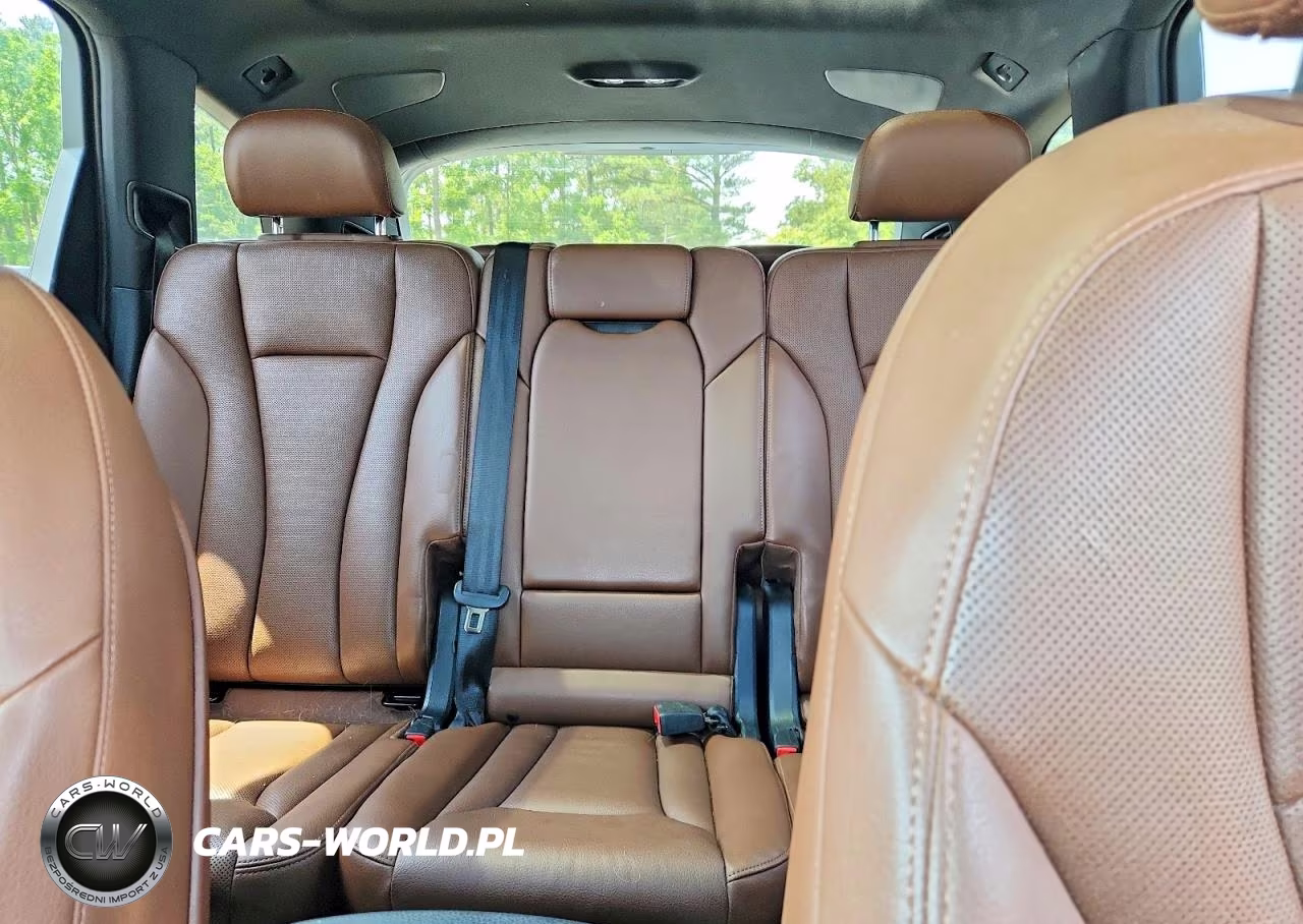 2017 Audi Q7 Premium Plus VIN:WA1LAAF72HD057903 - 10