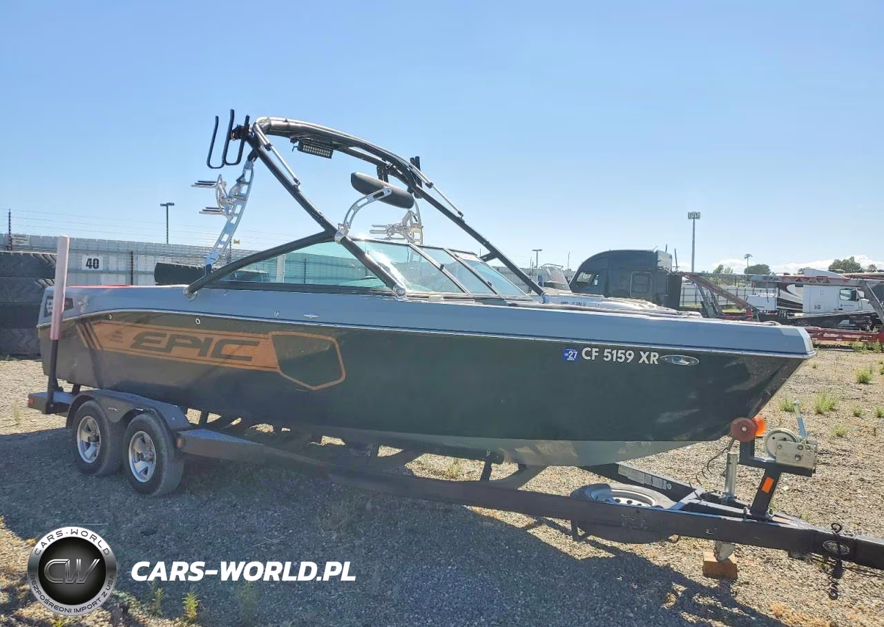 2012 Epic Wake V23 - Boat