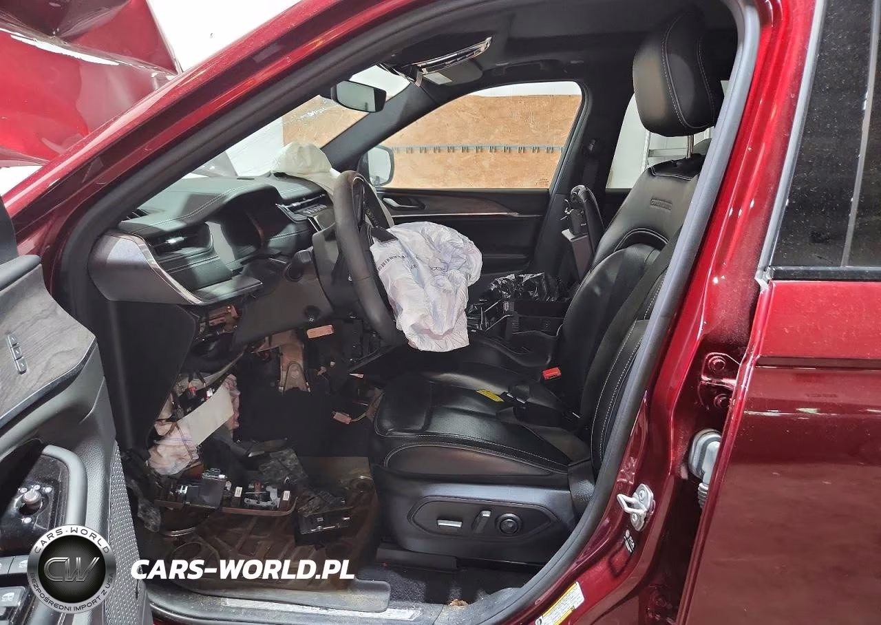 2023 Jeep Grand Cherokee L Overland VIN:1C4RJKDG3P8738040 - 7