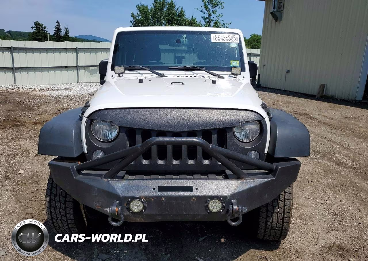 2015 Jeep Wrangler Sport VIN:1C4AJWAGXFL529916 - 5