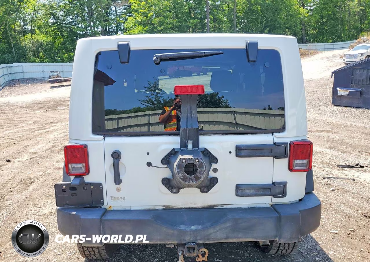 2015 Jeep Wrangler Sport VIN:1C4AJWAGXFL529916 - 6