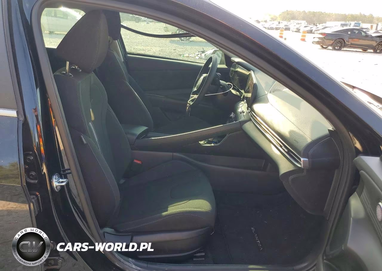2025 Hyundai Elantra Sel VIN:KMHLS4DG0SU940974 - 7