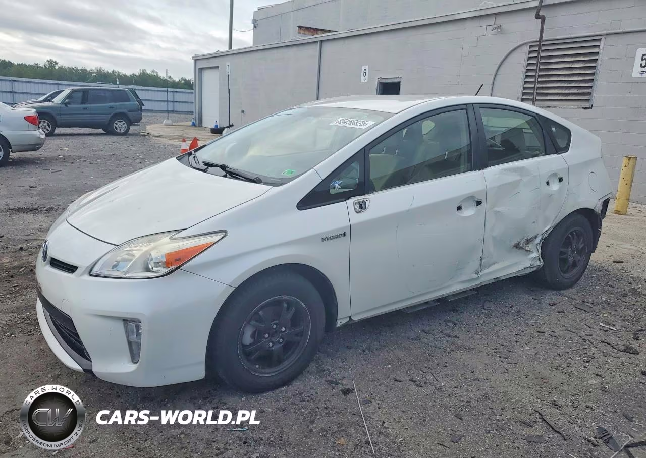 2015 Toyota Prius Two – zdjęcie 1 z 12