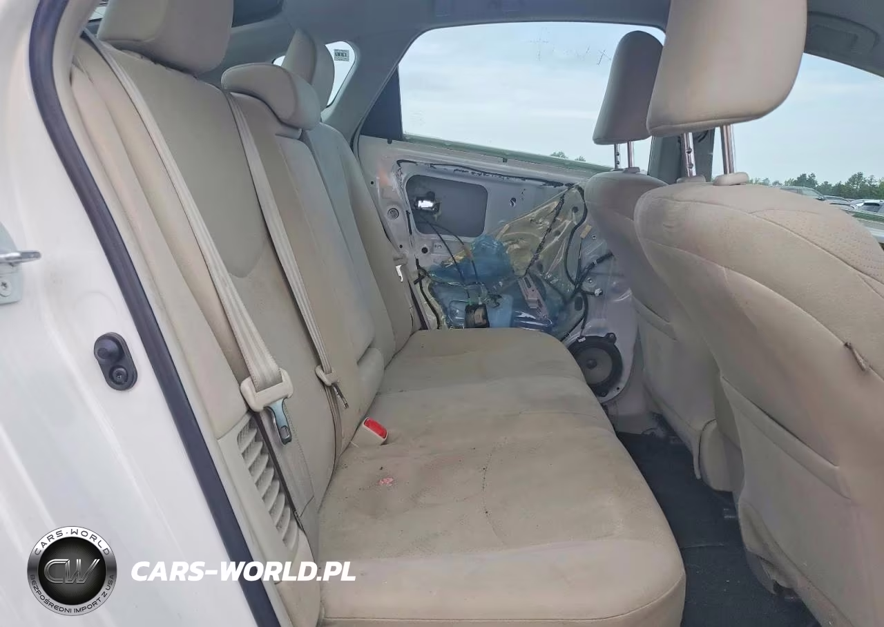 2015 Toyota Prius Two VIN:JTDKN3DU9F1879459 - 10