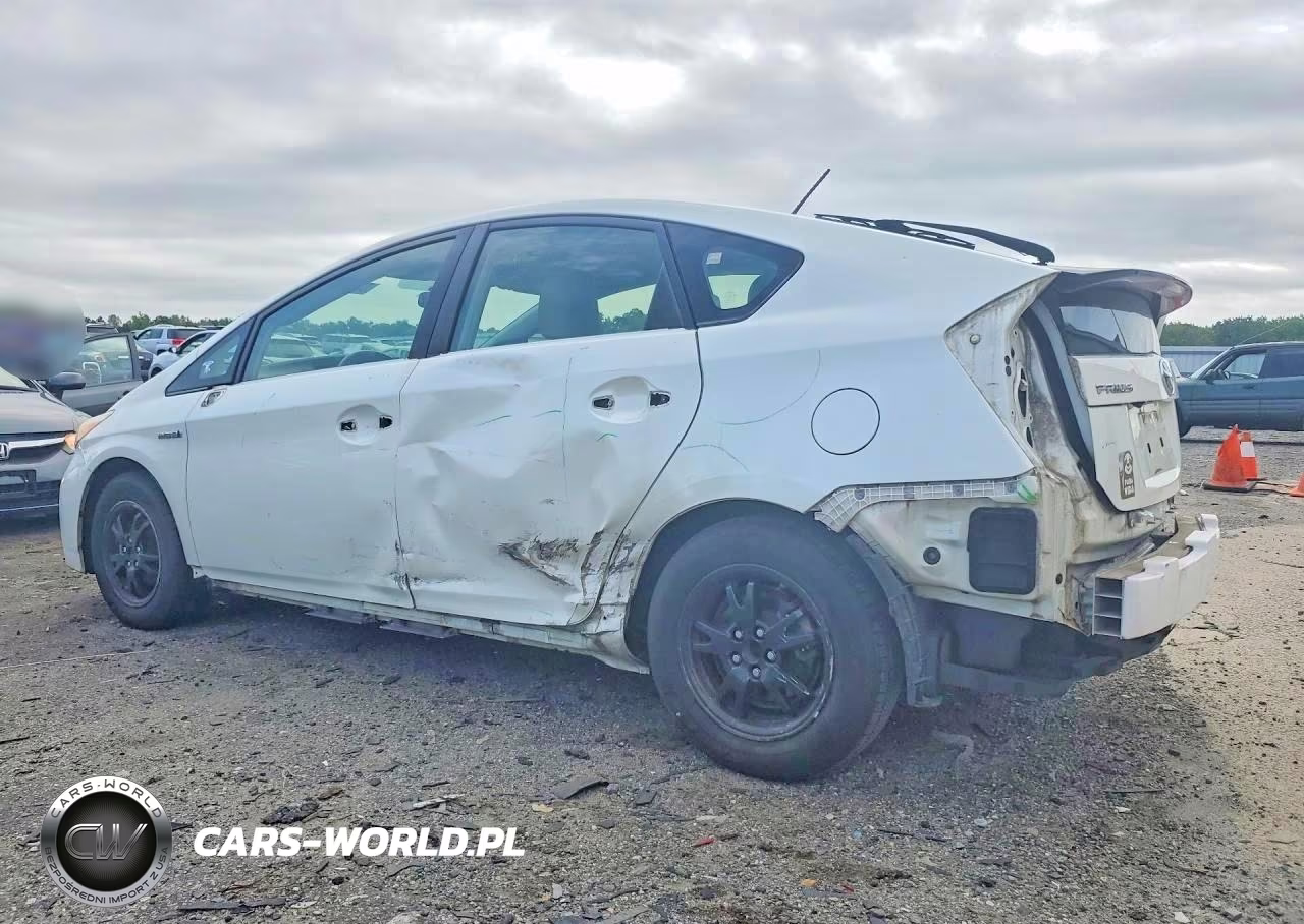 2015 Toyota Prius Two VIN:JTDKN3DU9F1879459 - 2