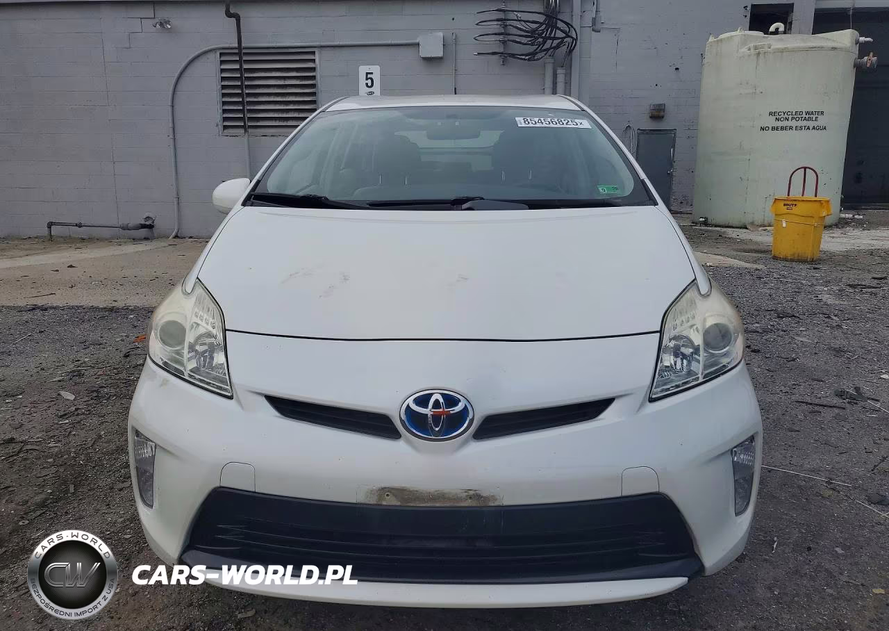 2015 Toyota Prius Two VIN:JTDKN3DU9F1879459 - 5