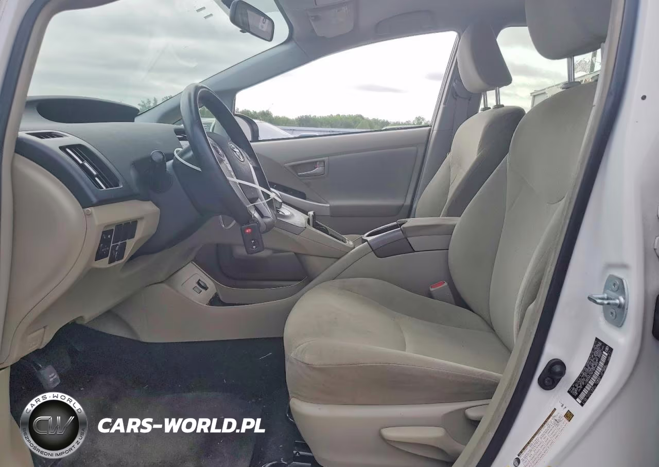 2015 Toyota Prius Two VIN:JTDKN3DU9F1879459 - 7