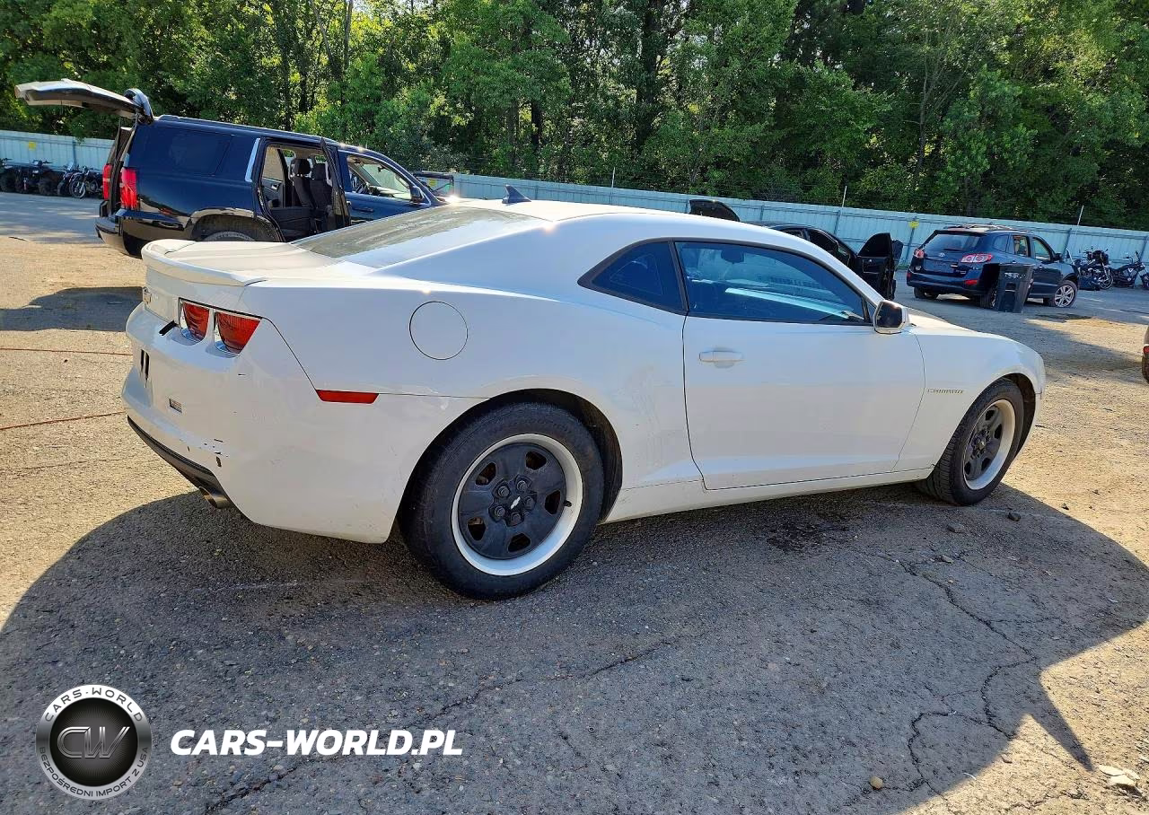 2013 Chevrolet Camaro Ls VIN:2G1FA1E32D9156741 - 3