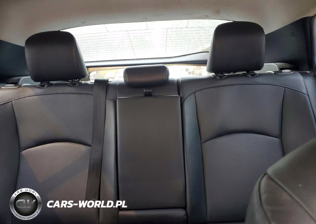 2021 Toyota Prius Limited VIN:JTDKAMFU5M3131727 - 10