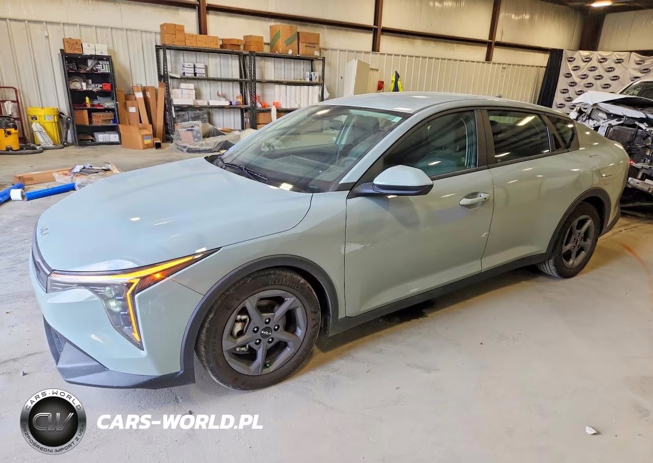 2025 Kia K4 Lxs
