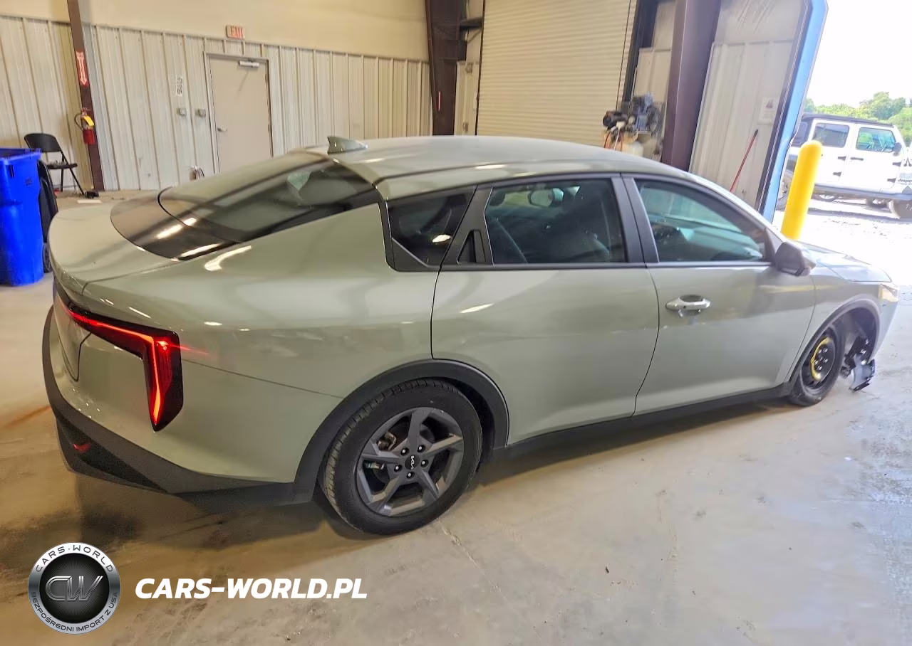 2025 Kia K4 Lxs VIN:3KPFT4DEXSE183500 - 3