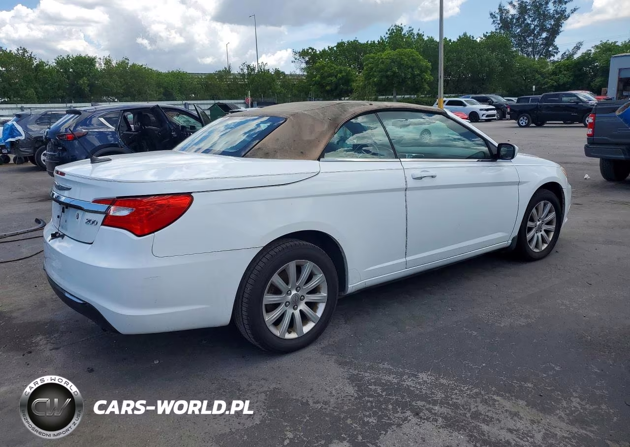 2012 Chrysler 200 Touring VIN:1C3BCBEB8CN254122 - 3
