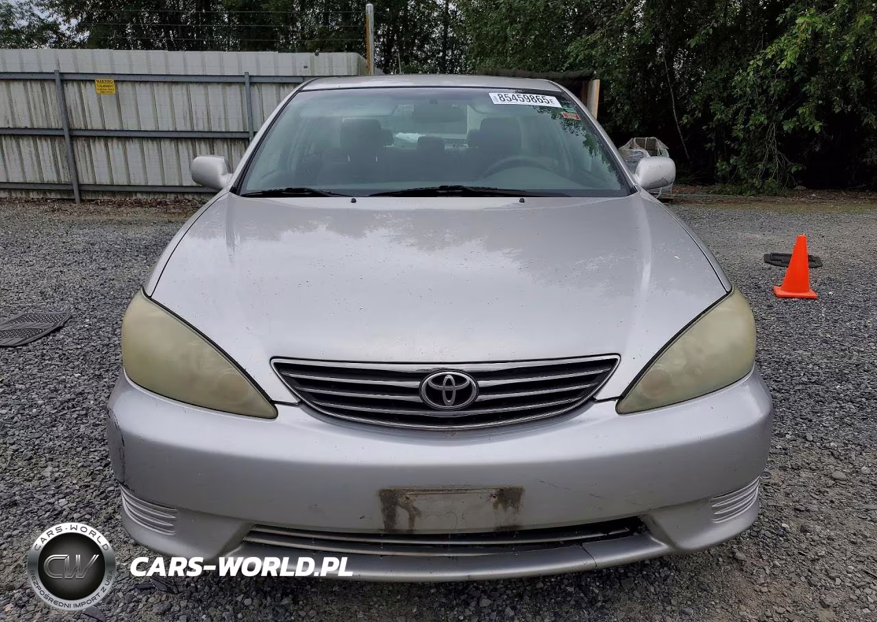 2005 Toyota Camry Le VIN:4T1BE32K05U515523 - 5