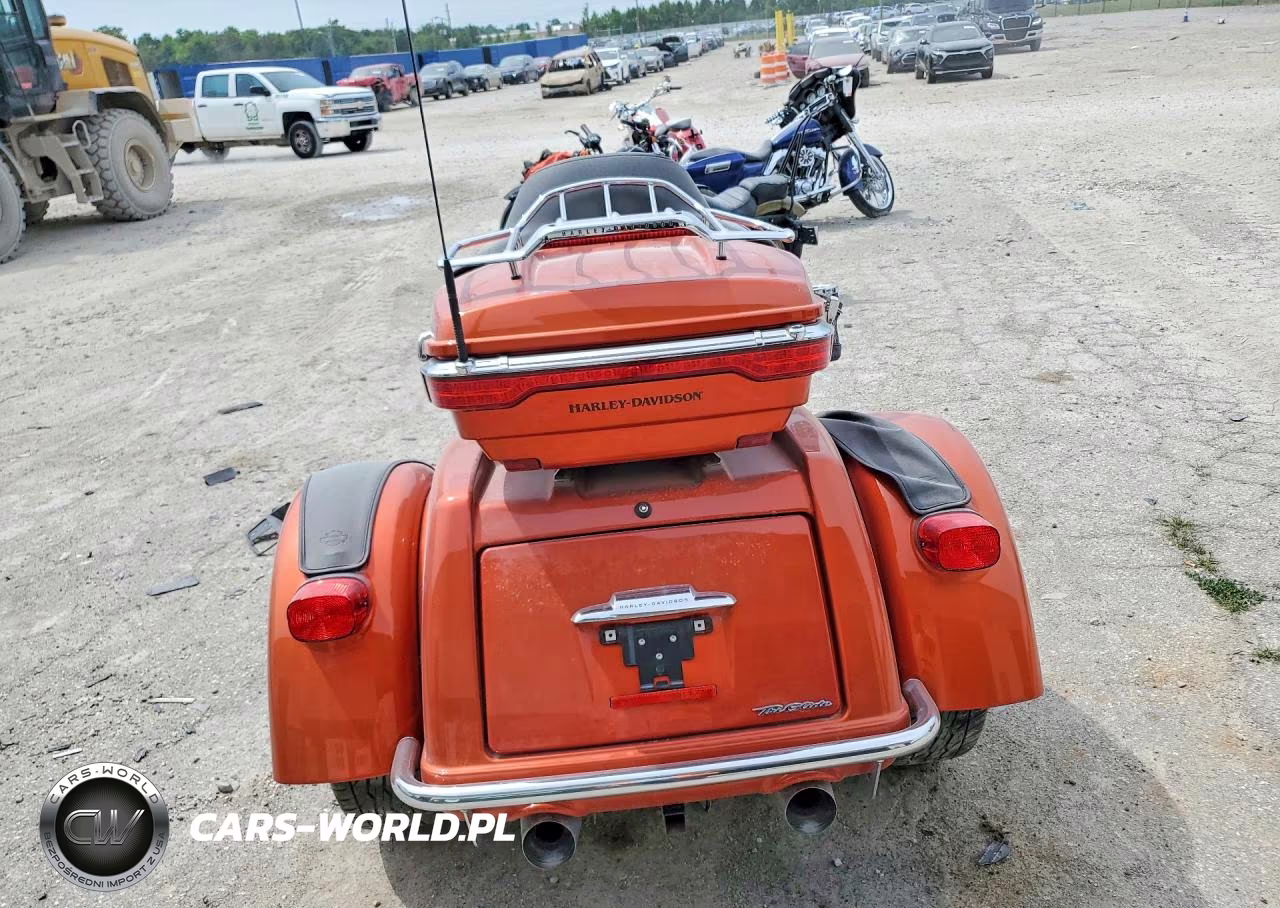 2019 Harley-Davidson Flhtcutg VIN:1HD1MAF1XKB855454 - 4
