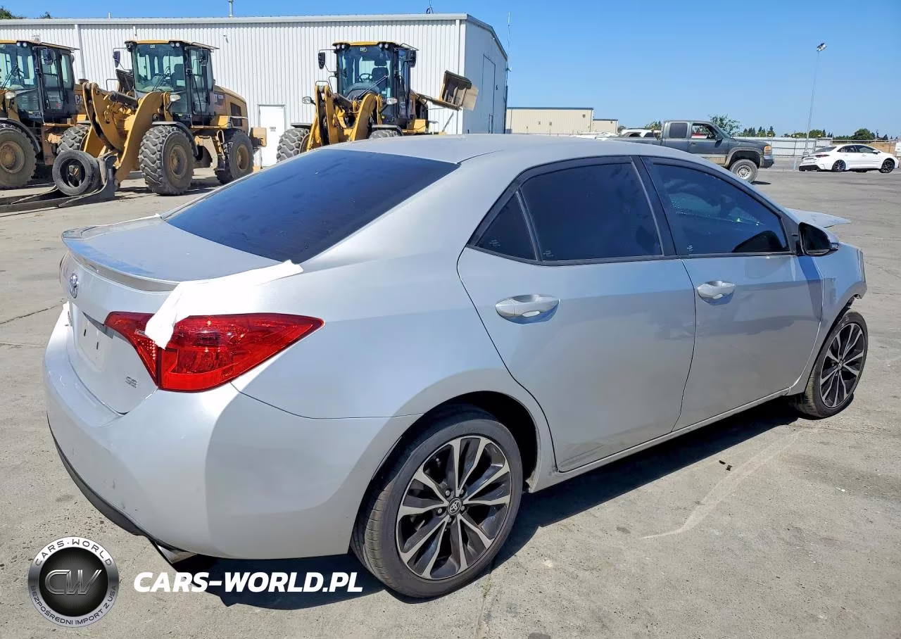 2017 Toyota Corolla Se VIN:5YFBURHE9HP691371 - 3