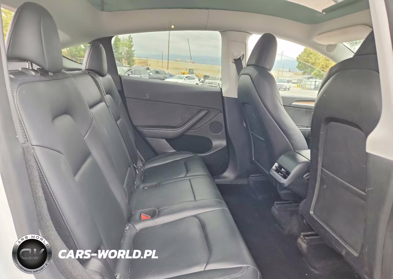 2023 Tesla Model Y VIN:7SAYGDEE5PA096147 - 10