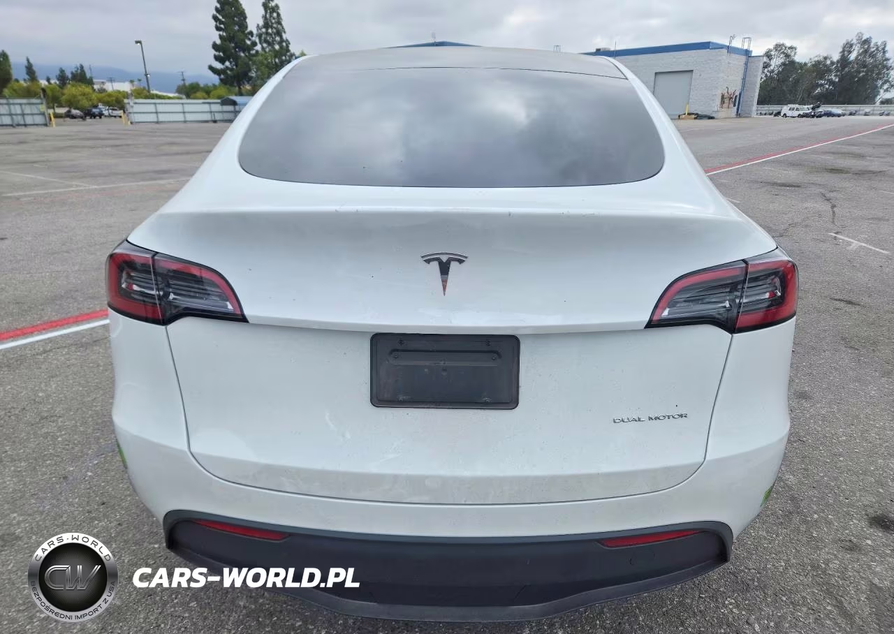 2023 Tesla Model Y VIN:7SAYGDEE5PA096147 - 6