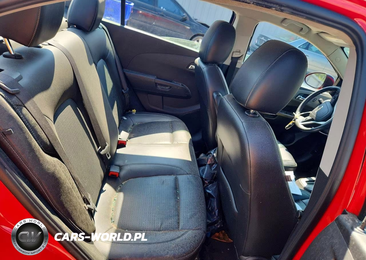 2018 Chevrolet Sonic Premier VIN:1G1JF5SB1J4107219 - 10
