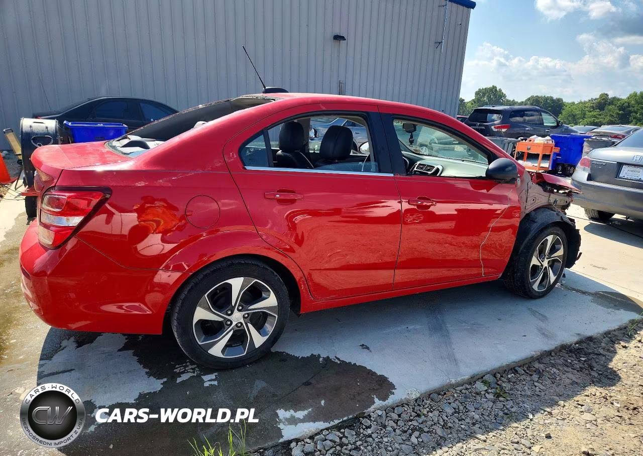 2018 Chevrolet Sonic Premier VIN:1G1JF5SB1J4107219 - 3
