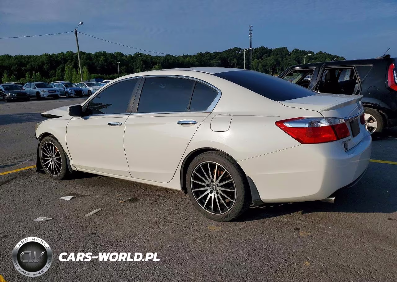 2015 Honda Accord Sport VIN:1HGCR2F53FA130697 - 2