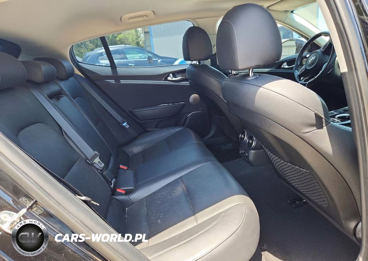 2018 Kia Stinger Premium VIN:KNAE25LAXJ6014226 - 10