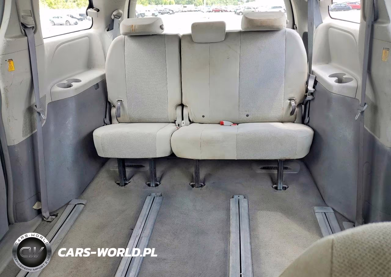 2011 Toyota Sienna Base 7-Passenger VIN:5TDKA3DC6BS001214 - 10