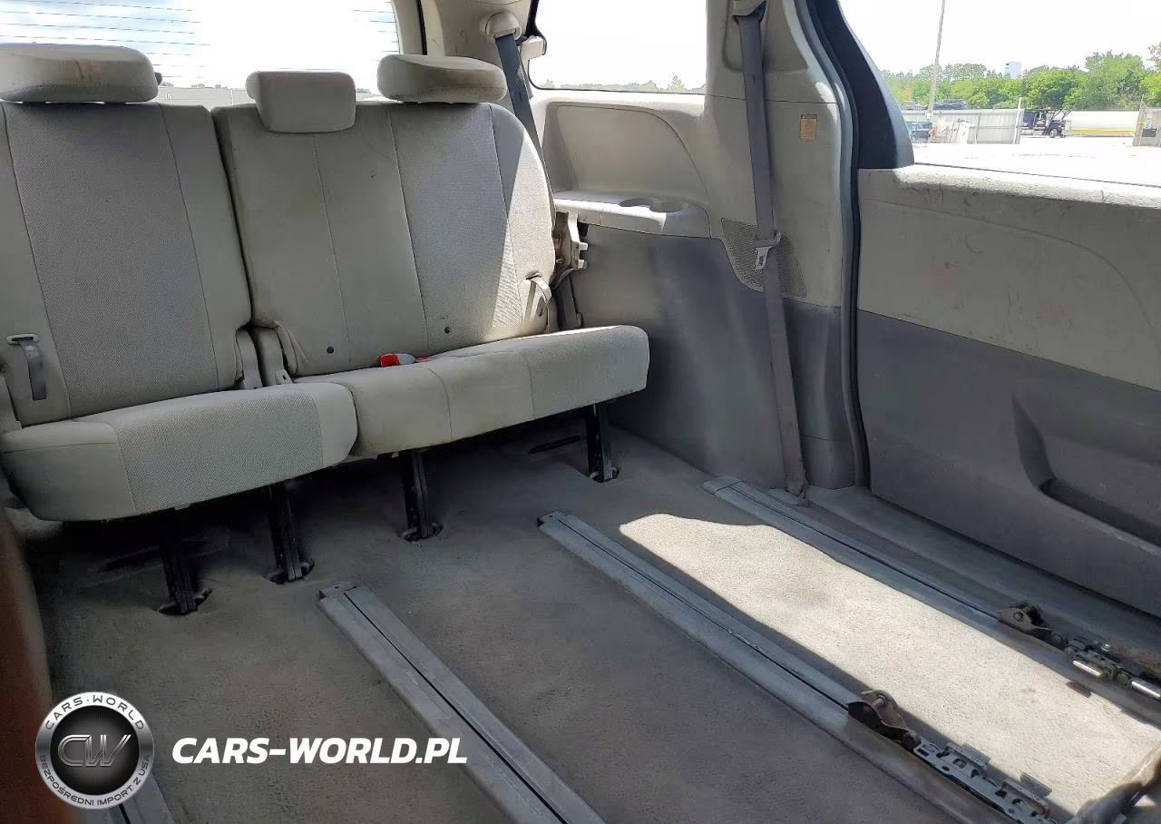 2011 Toyota Sienna Base 7-Passenger VIN:5TDKA3DC6BS001214 - 11