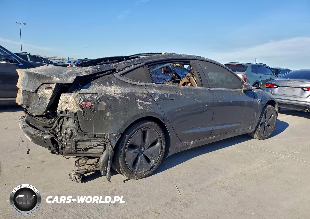 2018 Tesla Model 3 VIN:5YJ3E1EA6JF025803 - 3