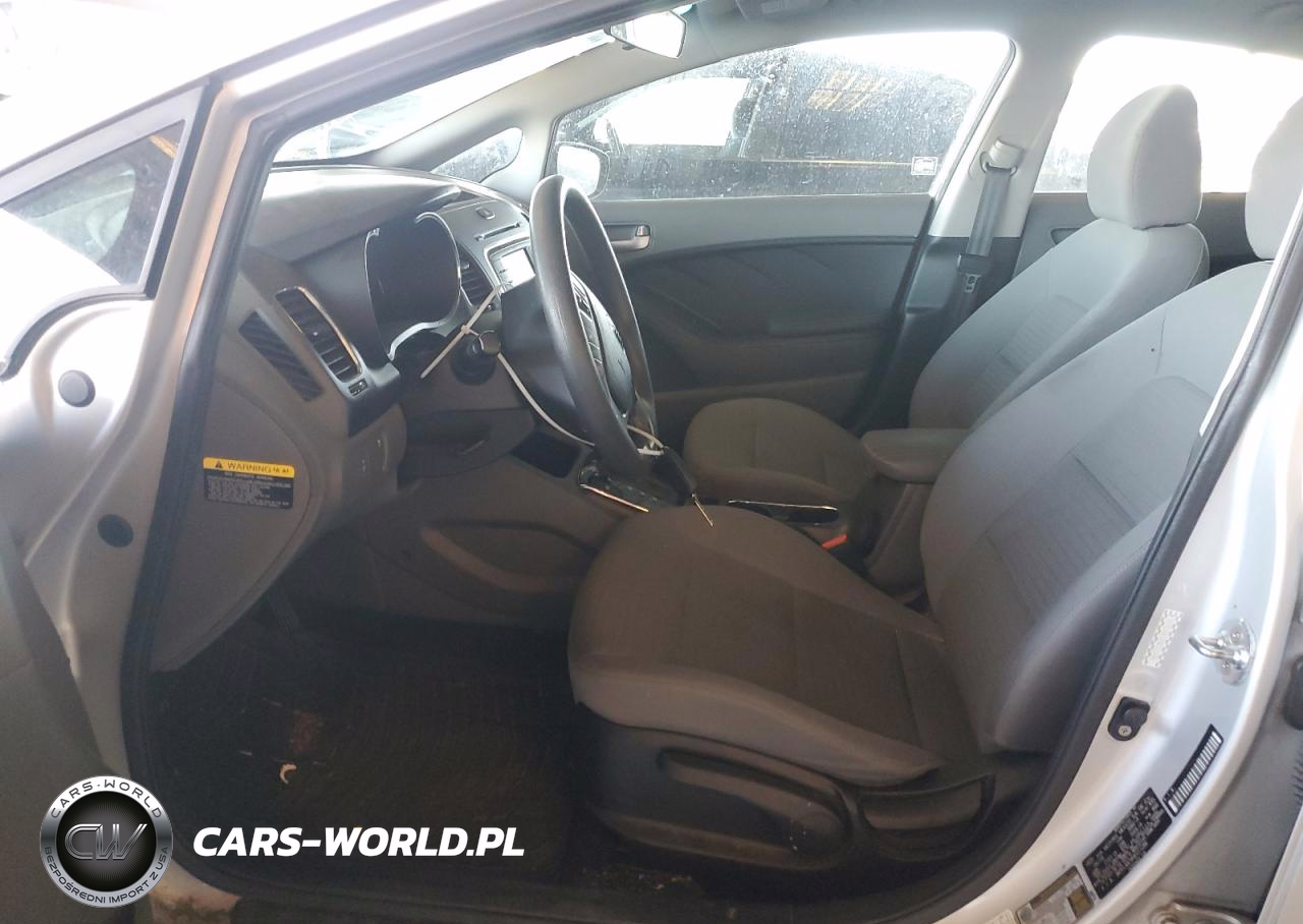 2017 Kia Forte Lx VIN:3KPFL4A7XHE011286 - 7