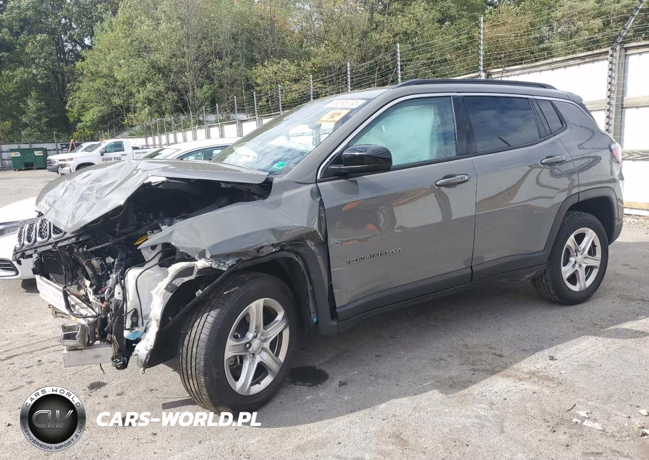 2024 Jeep Compass Latitude – zdjęcie 1 z 12