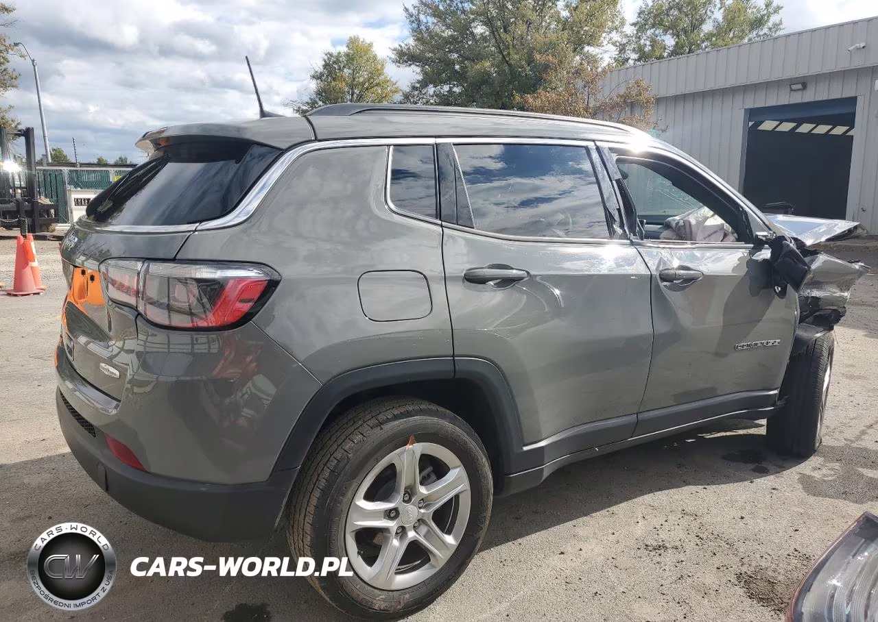 2024 Jeep Compass Latitude VIN:3C4NJDBN2RT605799 - 3