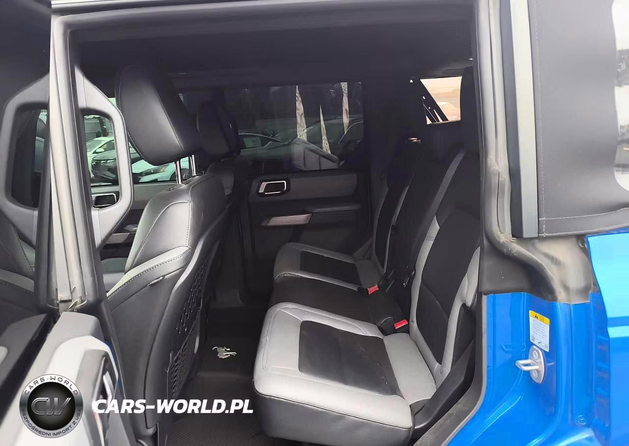 2022 Ford Bronco Black Diamond VIN:1FMDE5BH7NLB87290 - 11