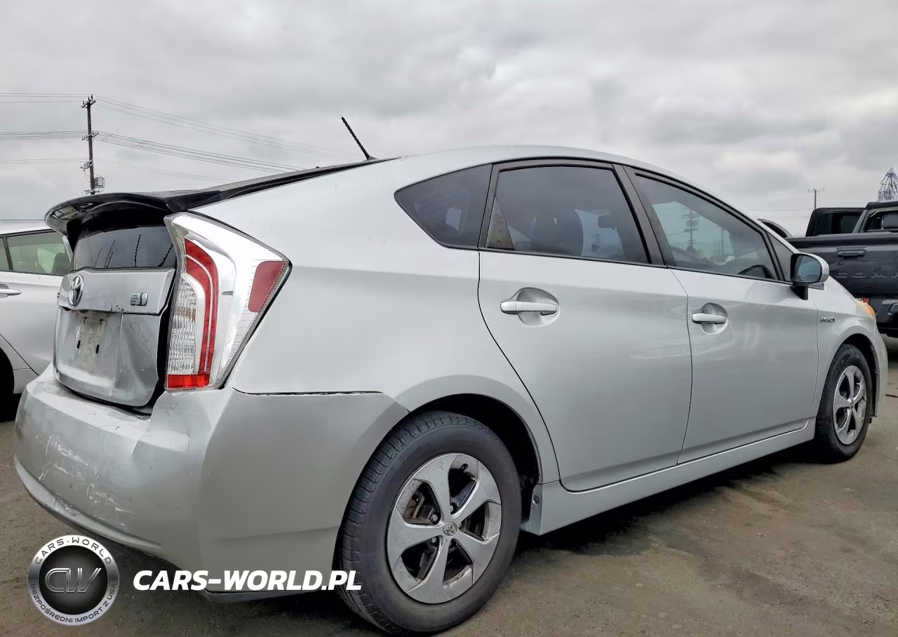 2015 Toyota Prius Three VIN:JTDKN3DU0F0475827 - 3