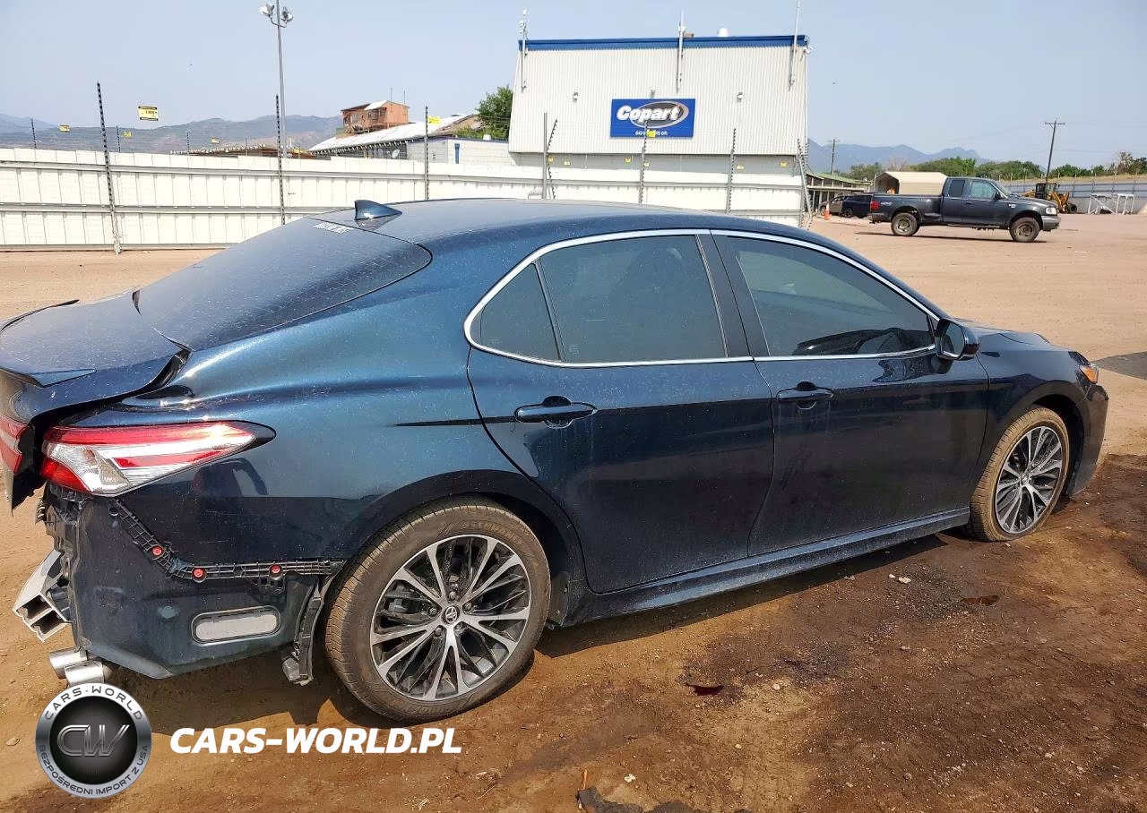 2020 Toyota Camry Se VIN:4T1G11AK0LU915165 - 3