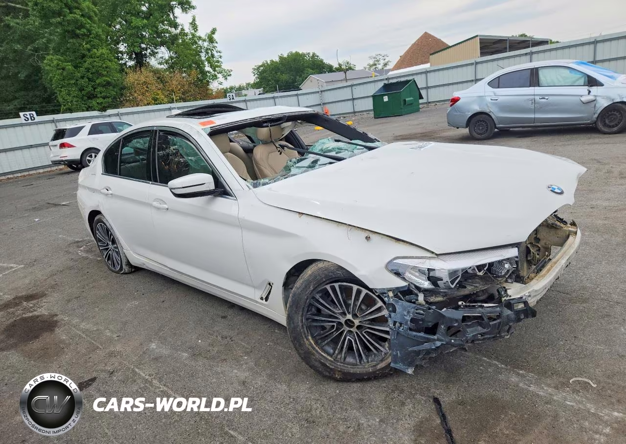 2019 BMW 530 Xi VIN:WBAJA7C58KWC77576 - 4
