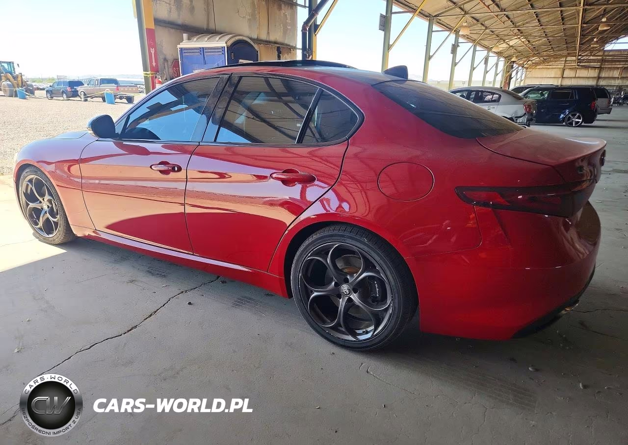 2018 Alfa Romeo Giulia Ti VIN:ZARFAECN8J7595755 - 2