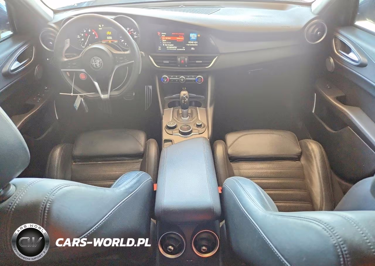 2018 Alfa Romeo Giulia Ti VIN:ZARFAECN8J7595755 - 8