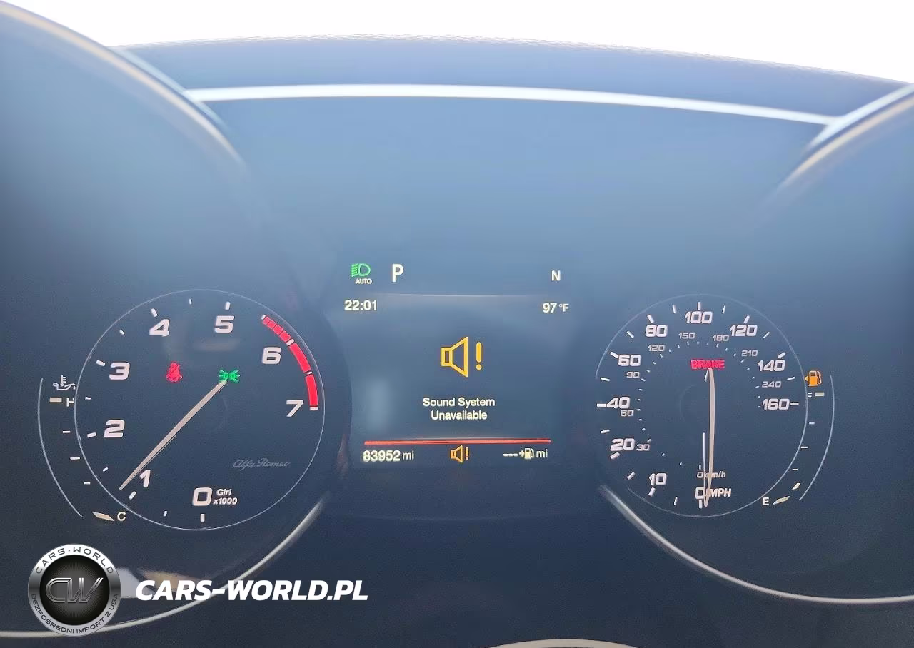 2018 Alfa Romeo Giulia Ti VIN:ZARFAECN8J7595755 - 9